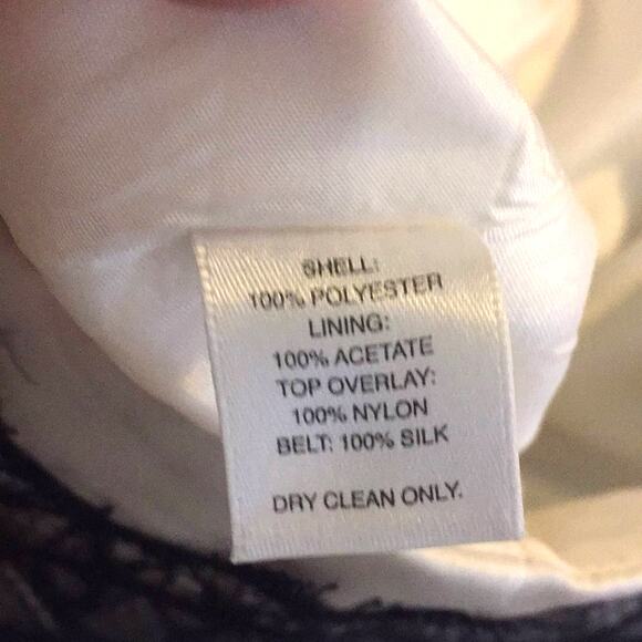 WHBM Cream With Black Lace Dress Sz 0 - Picture 7 of 8